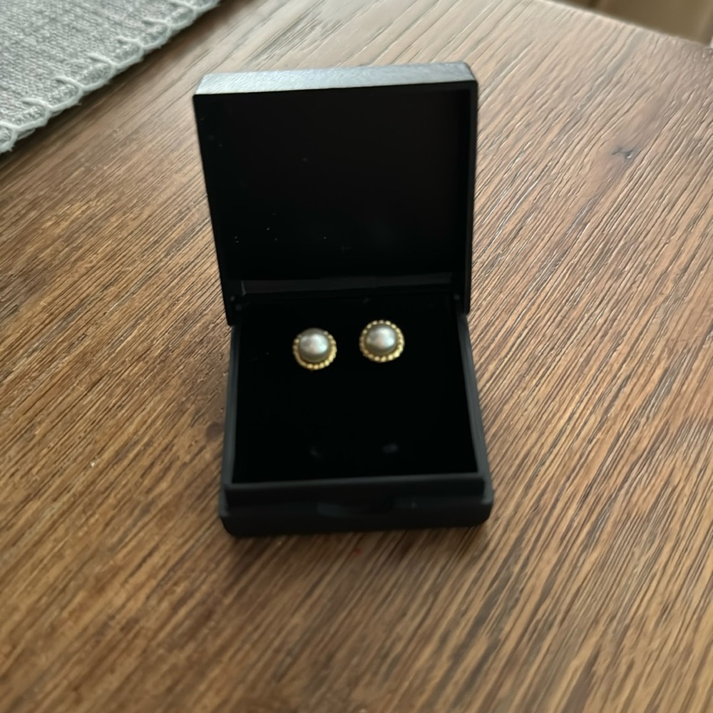 Pearl gold lined earrings